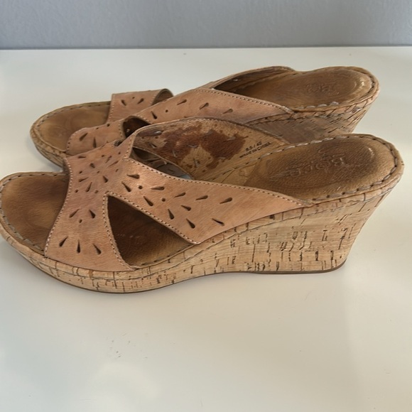 Born Velho wedge champagne sandals size 8.5 - Picture 4 of 5
